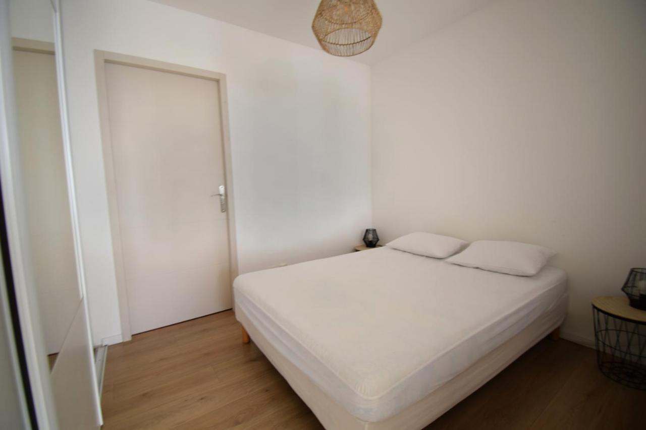 Appartement Cosy A 50 M De La Plage Et Du Port Meze Luaran gambar